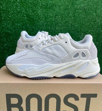 Adidas YEEZY Boost 700 Analog